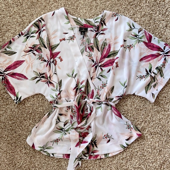 Worthington Floral Top - Picture 1 of 2